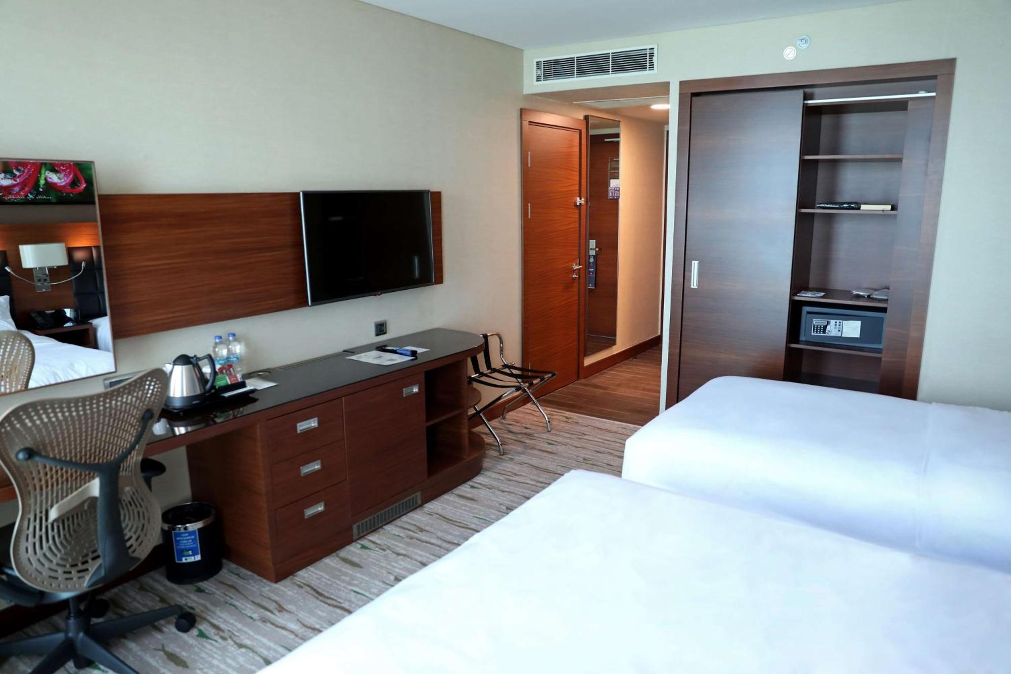 Hotel Doubletree By Hilton Trabzon Exterior foto