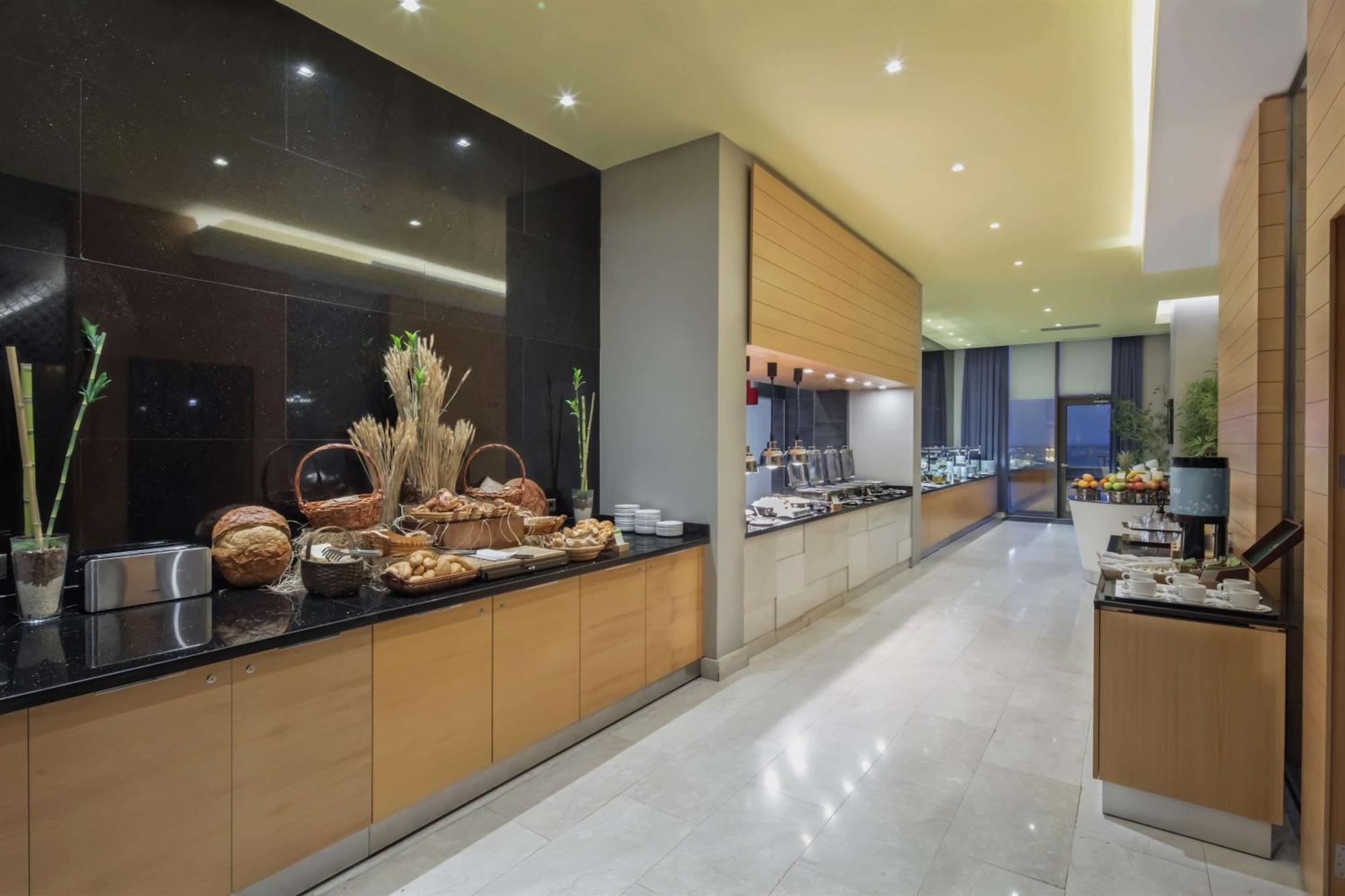 Hotel Doubletree By Hilton Trabzon Exterior foto