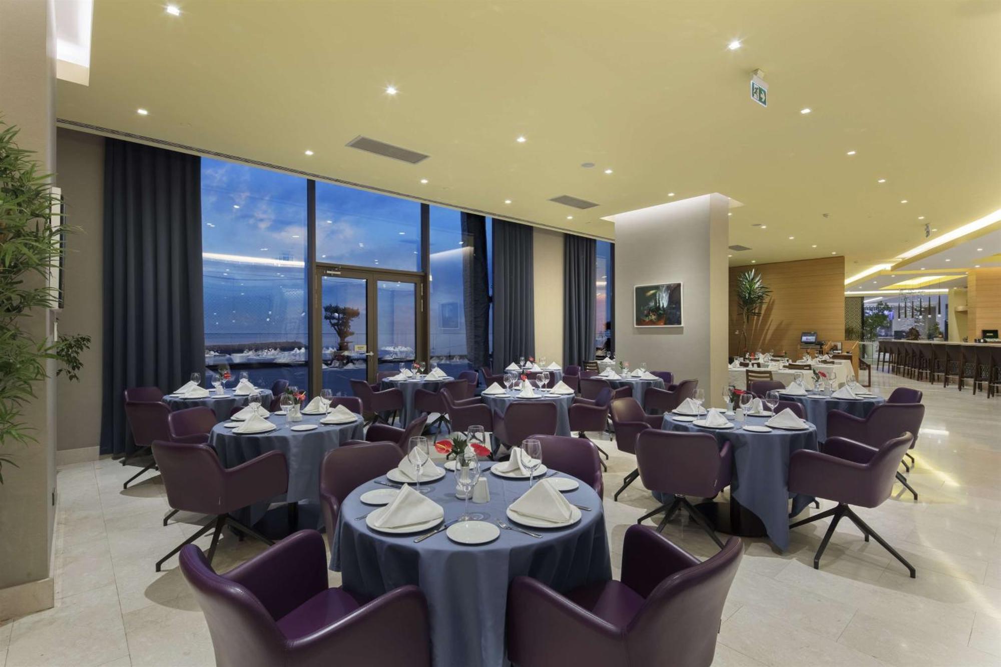 Hotel Doubletree By Hilton Trabzon Exterior foto